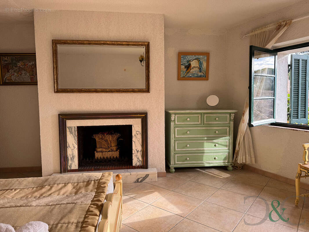 Maison à BORMES-LES-MIMOSAS