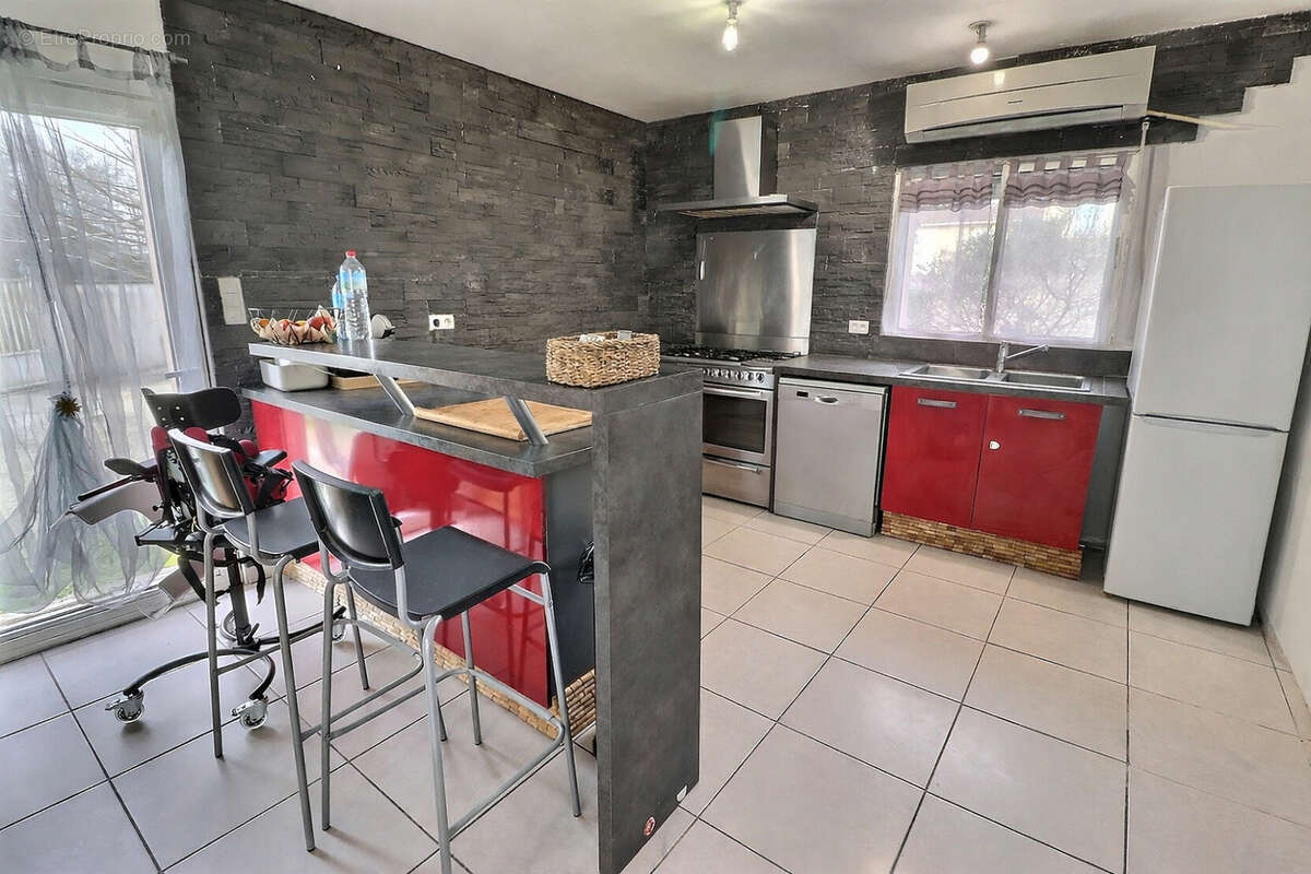 Appartement à ENTRAIGUES-SUR-LA-SORGUE