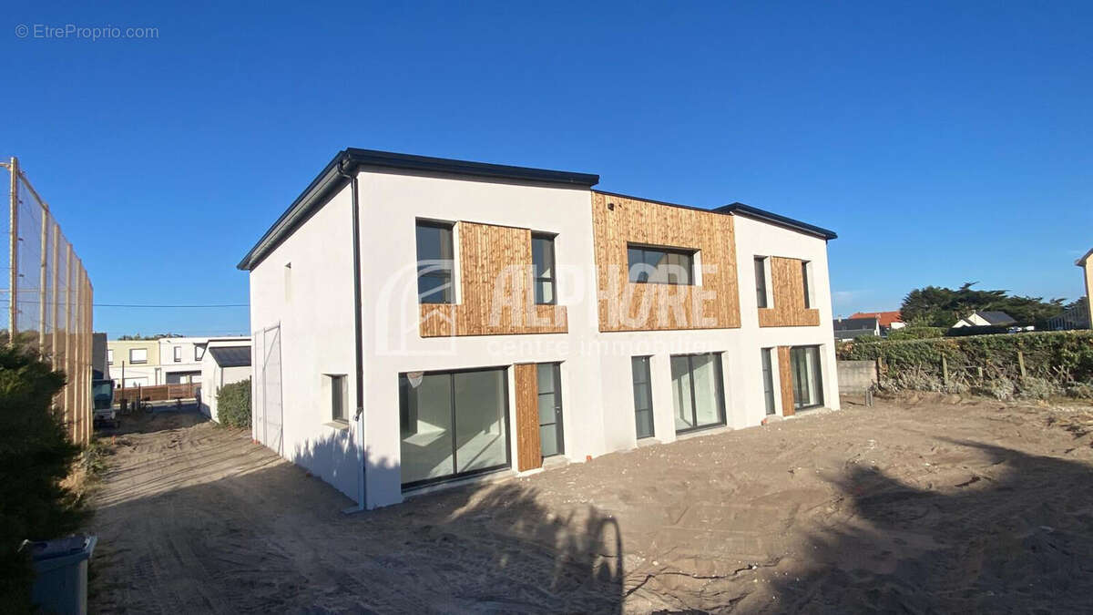 Maison à LA TURBALLE