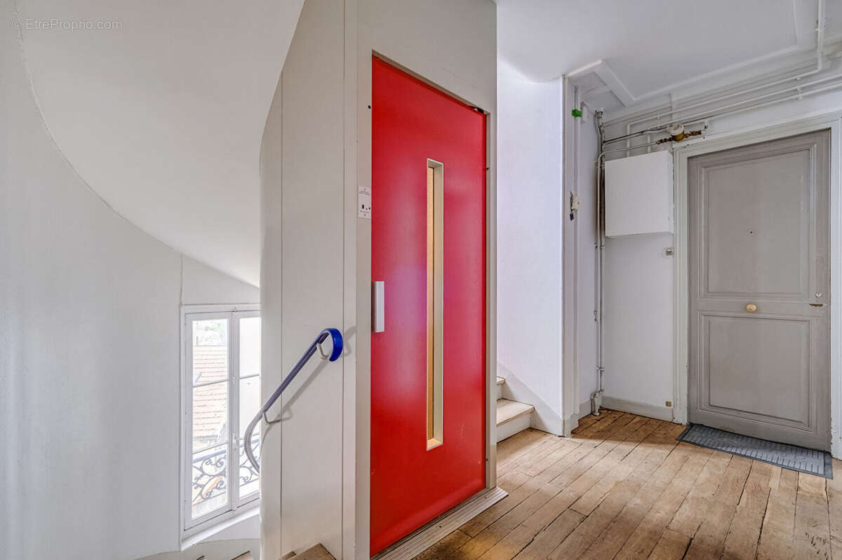 Appartement à PARIS-18E