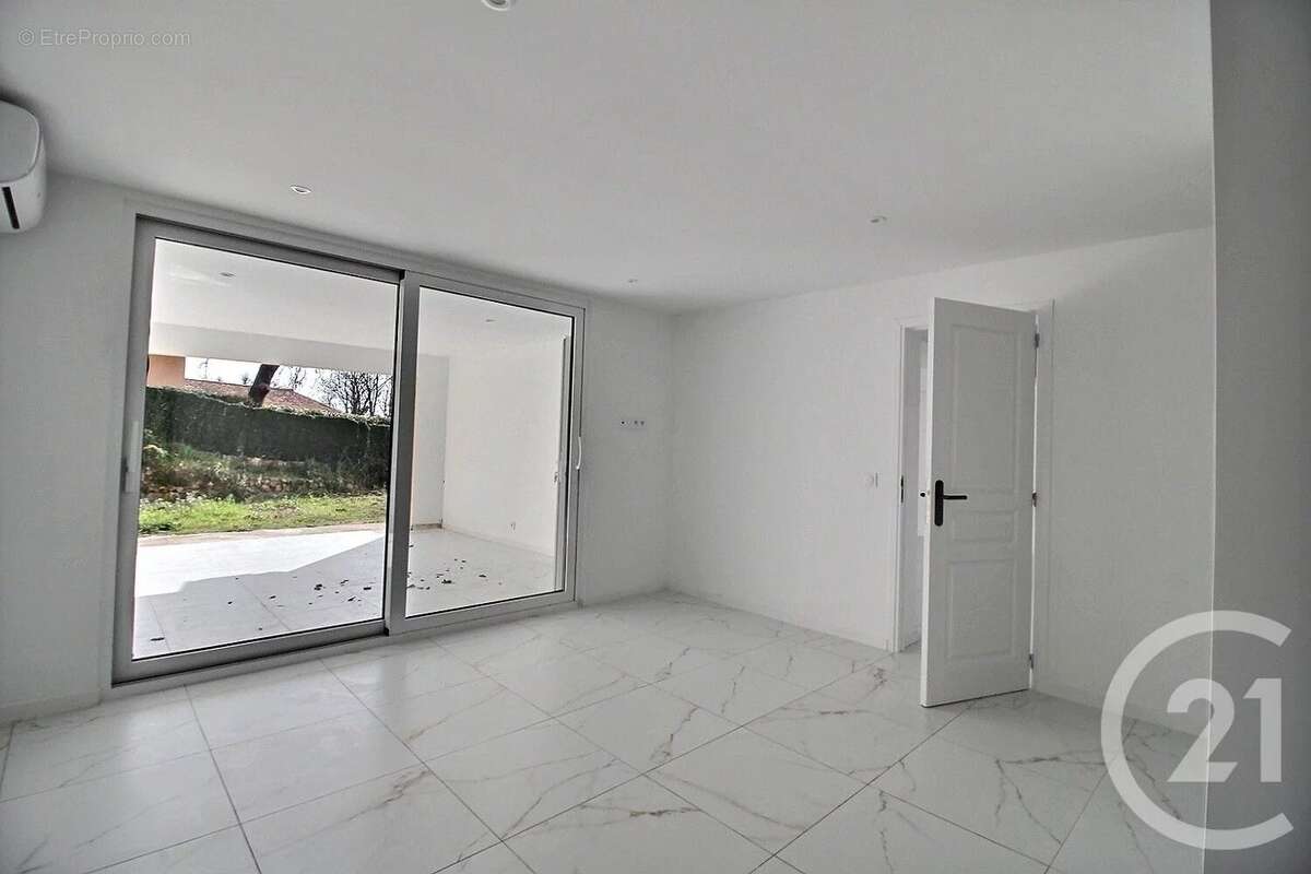 Appartement à VALBONNE