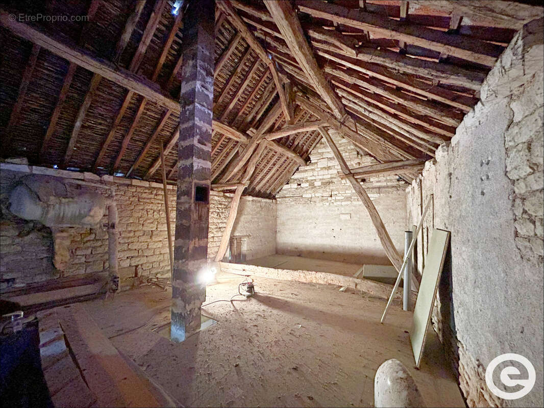 Maison à COURSON-LES-CARRIERES