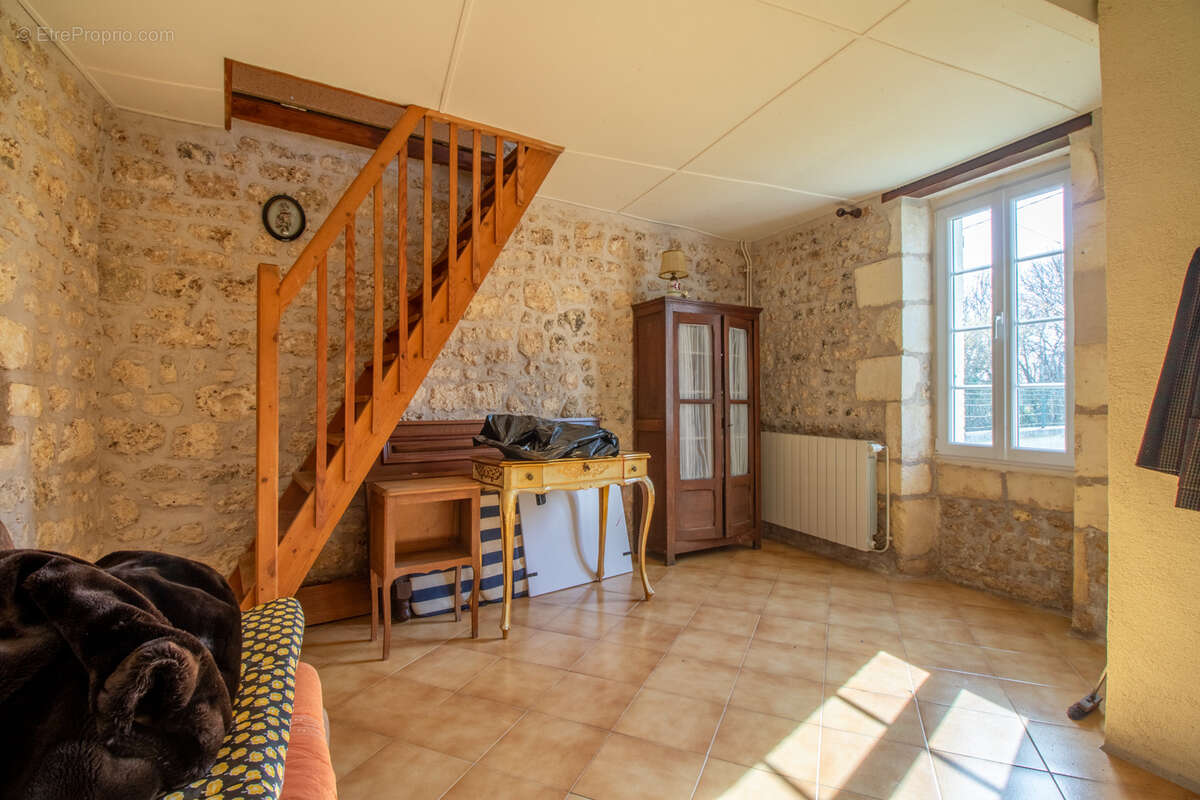 Maison à SAINT-SAVINIEN