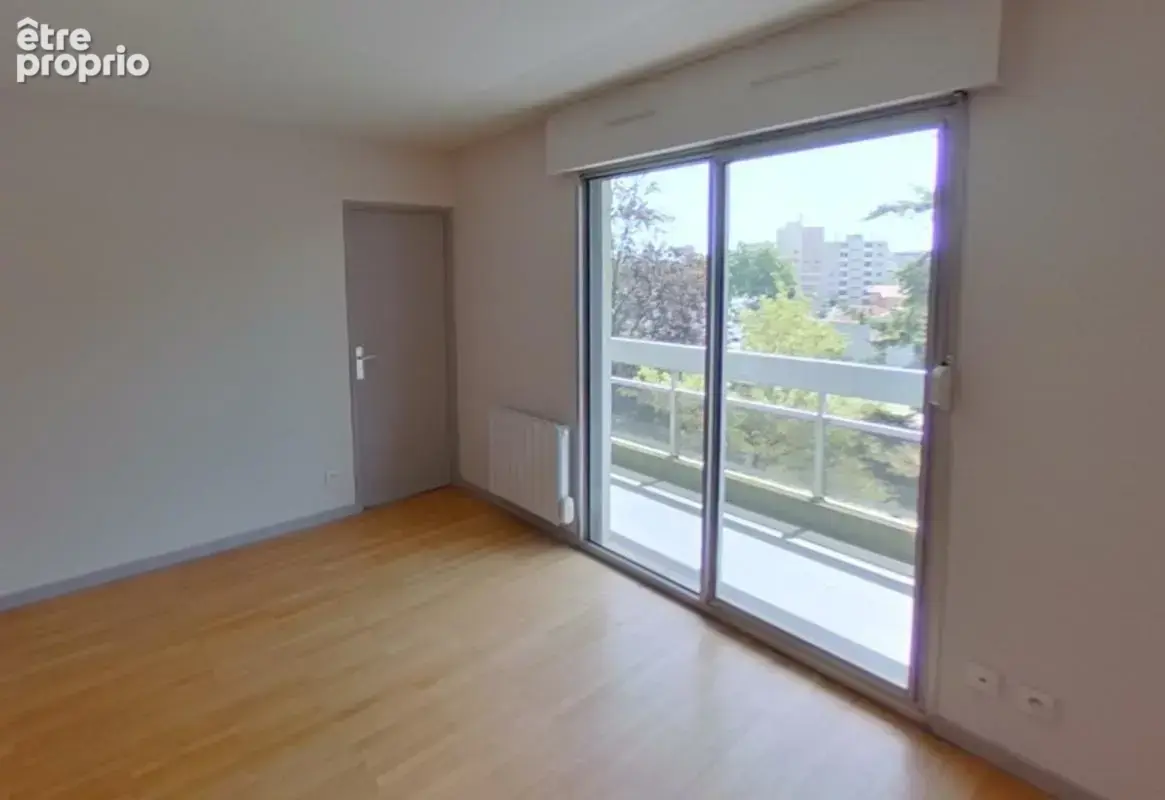 VILLEURBANNE La Doua – à vendre T4, 3 chambres, traversant rénové de 90 m² avec balcon, cave - photo 10