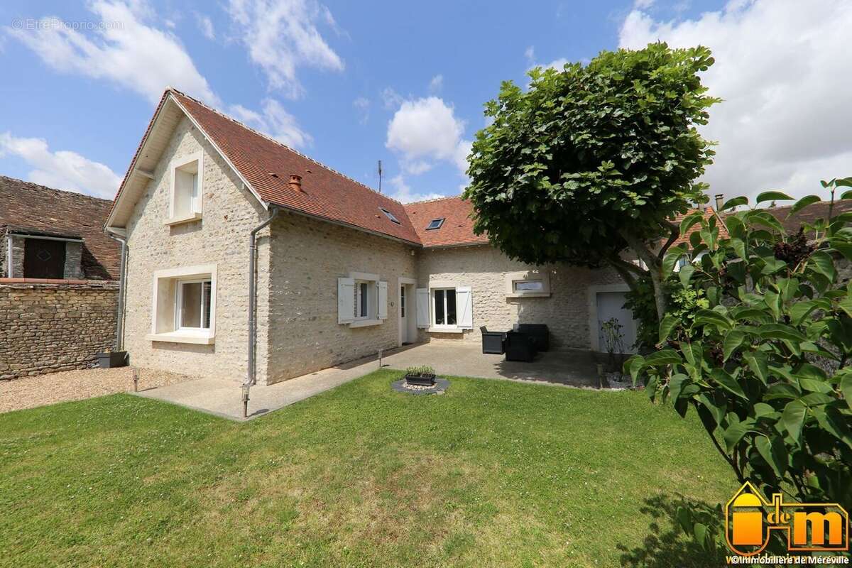 Maison à ANGERVILLE
