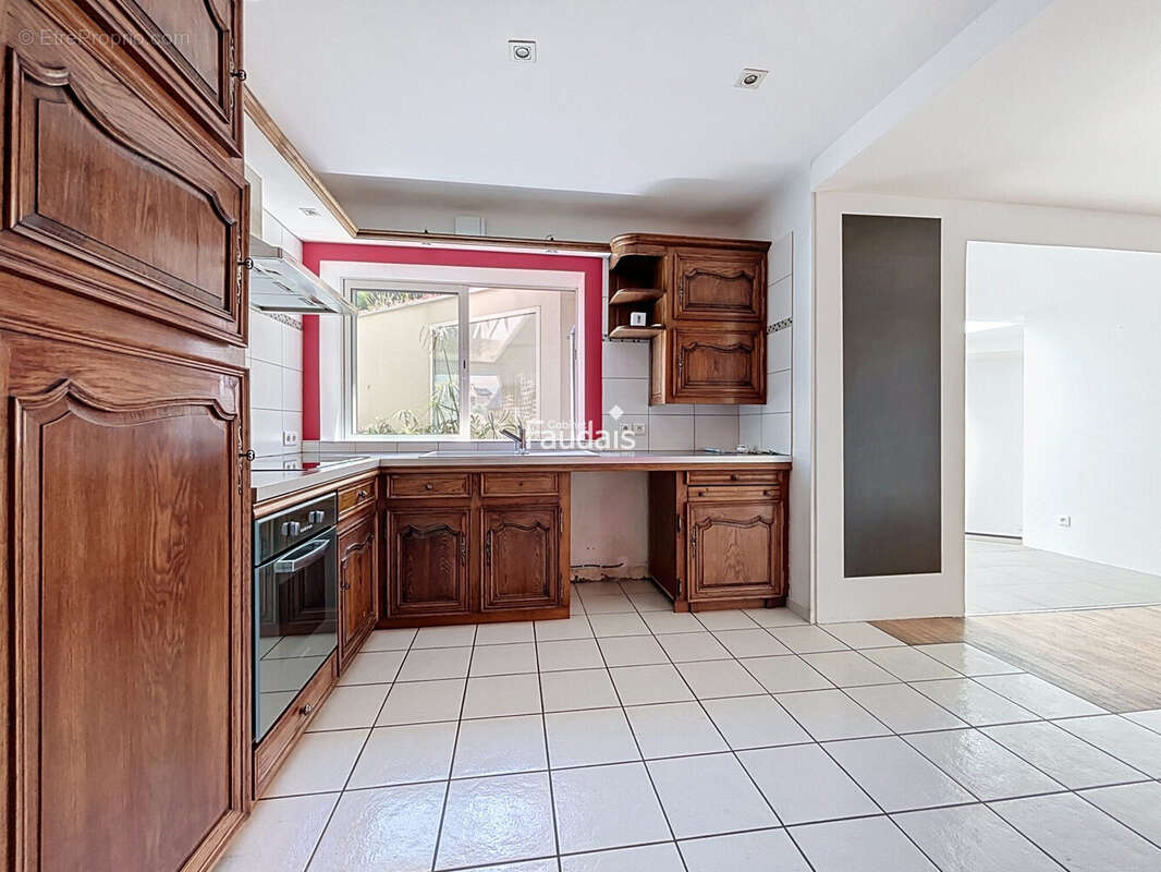 Appartement 135 m² à Saint-Lo  - photo 6