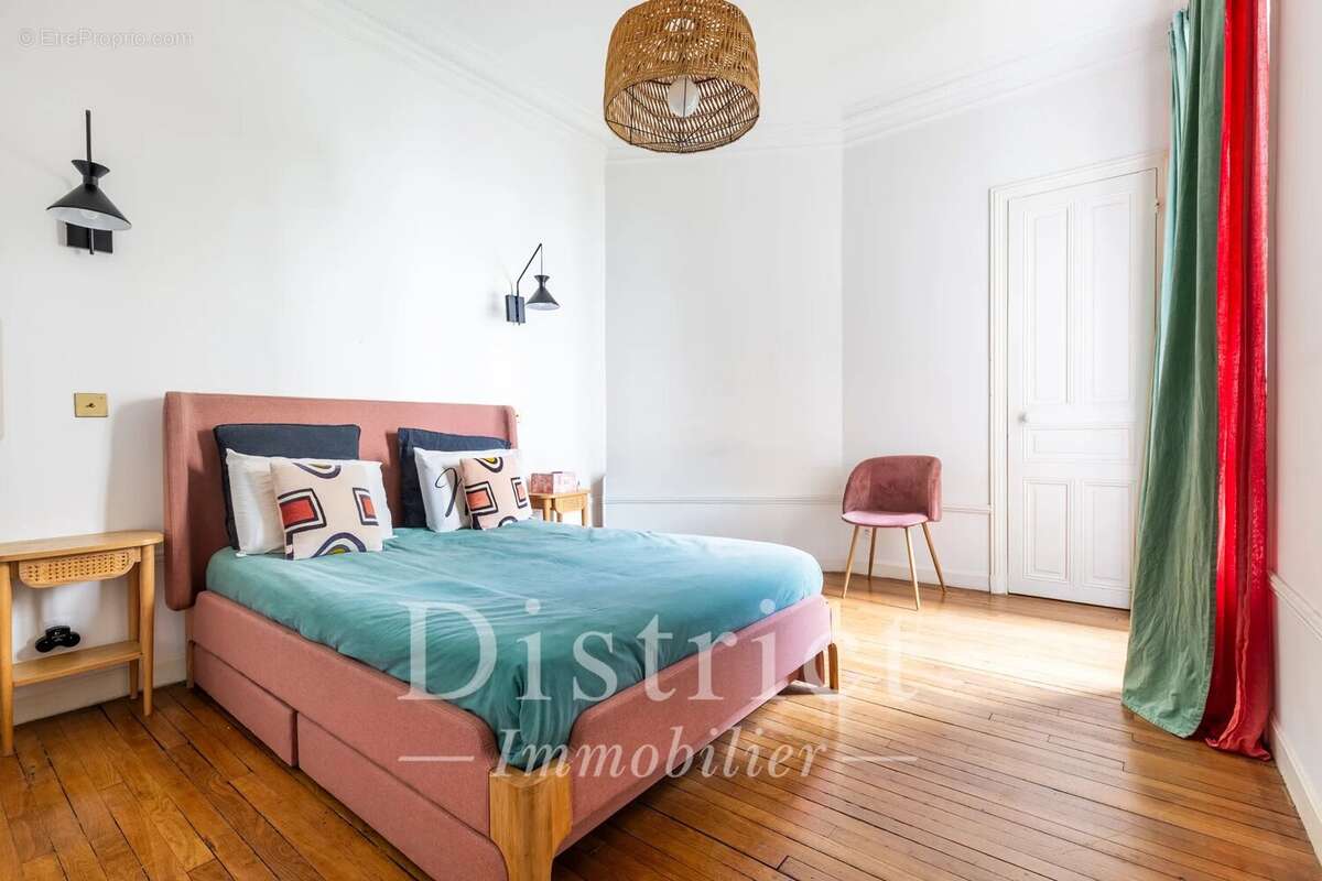 Appartement à PARIS-17E
