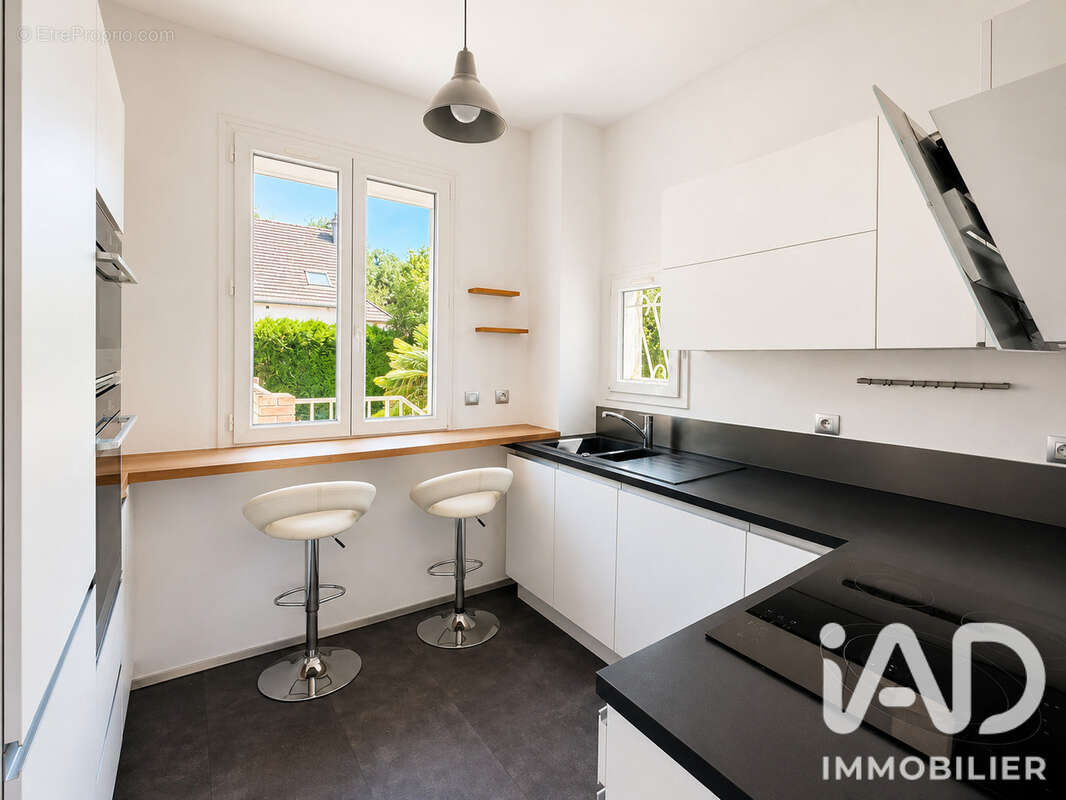 Maison 160 m² à Sainte-Genevieve-Des-Bois  - photo 7