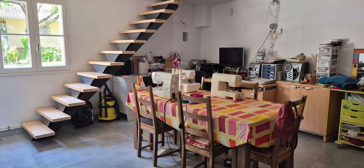 Maison 225 m² à Chateau-Larcher  - photo 8