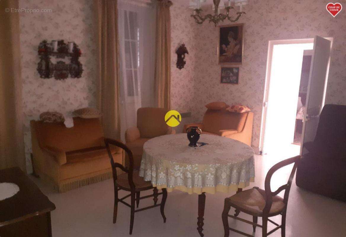 Maison à LA GUERCHE-SUR-L&#039;AUBOIS