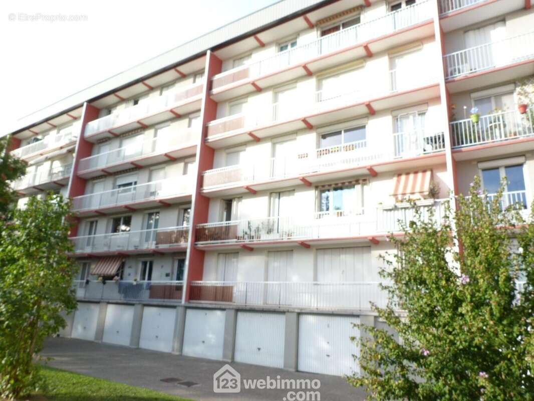 Façade plein Sud - Appartement à SAINT-MARTIN-D'HERES