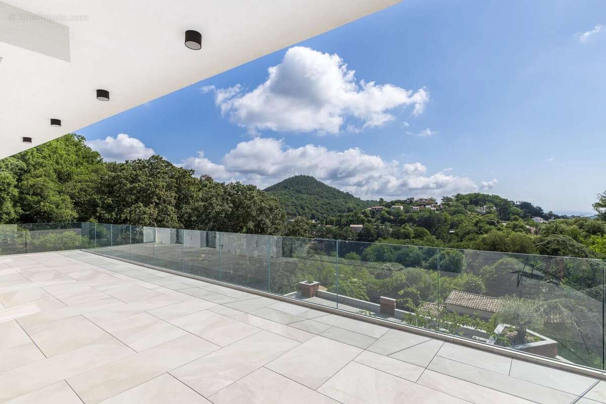 Appartement à LES ADRETS-DE-L'ESTEREL