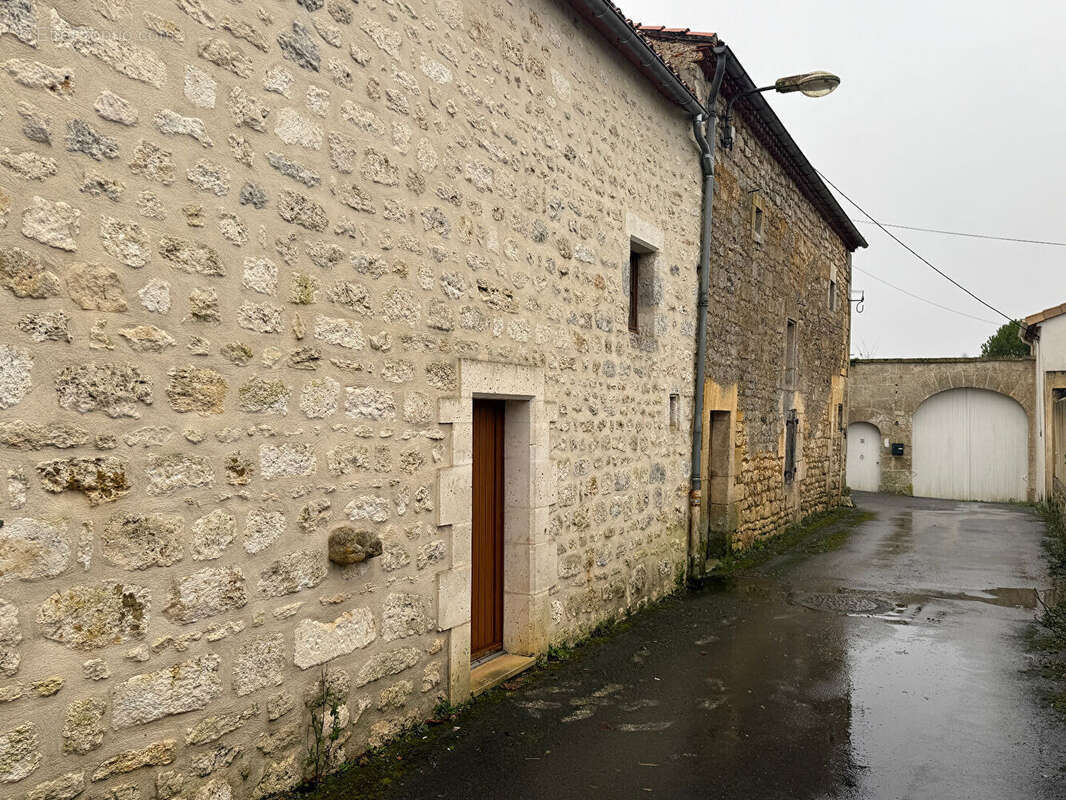 Autre à SOYAUX