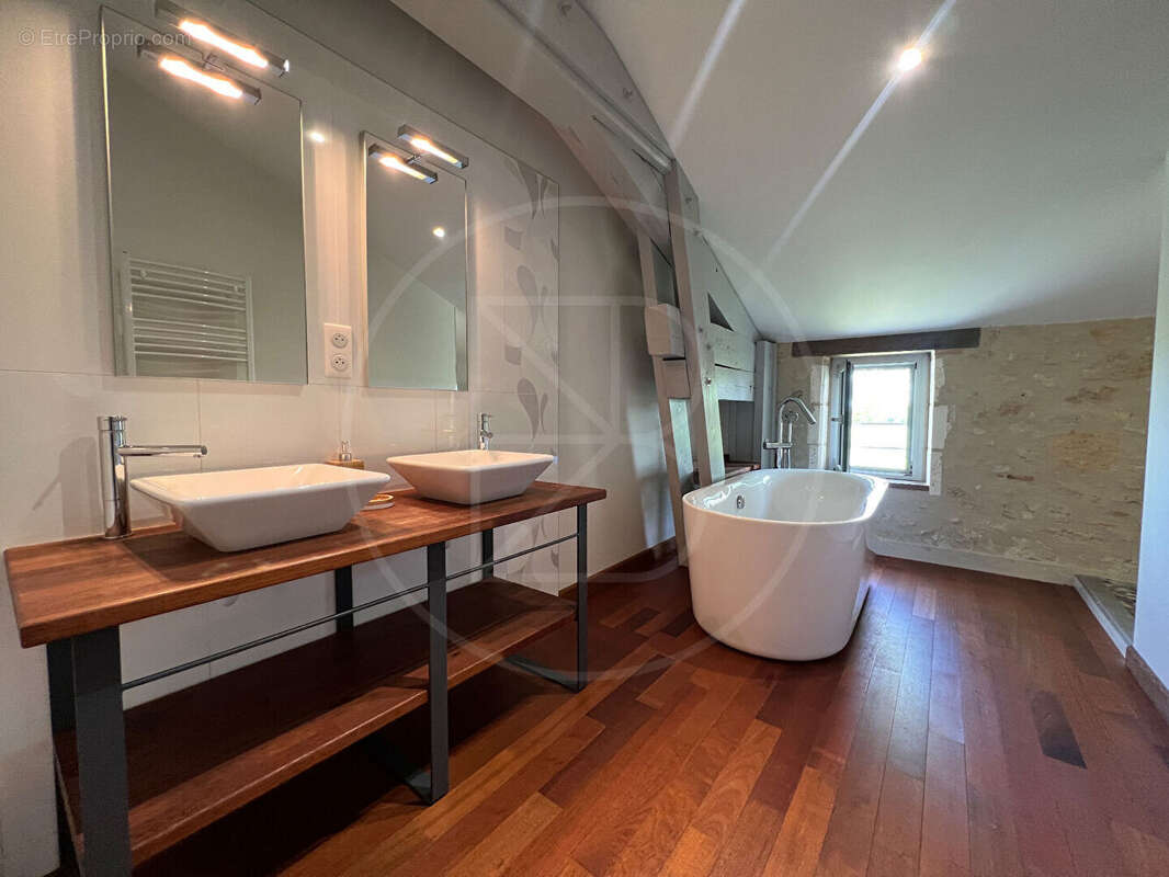 Maison à VILLEFRANCHE-DE-LONCHAT