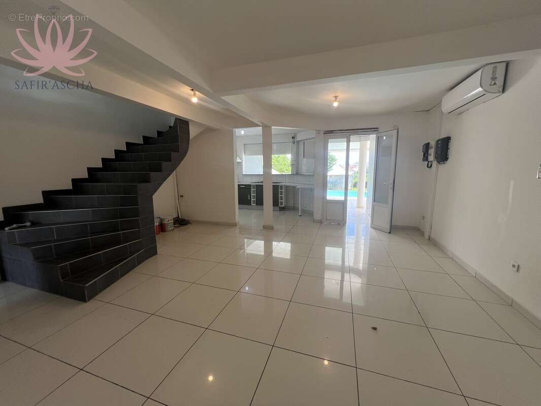 n°3 - Maison à LE ROBERT