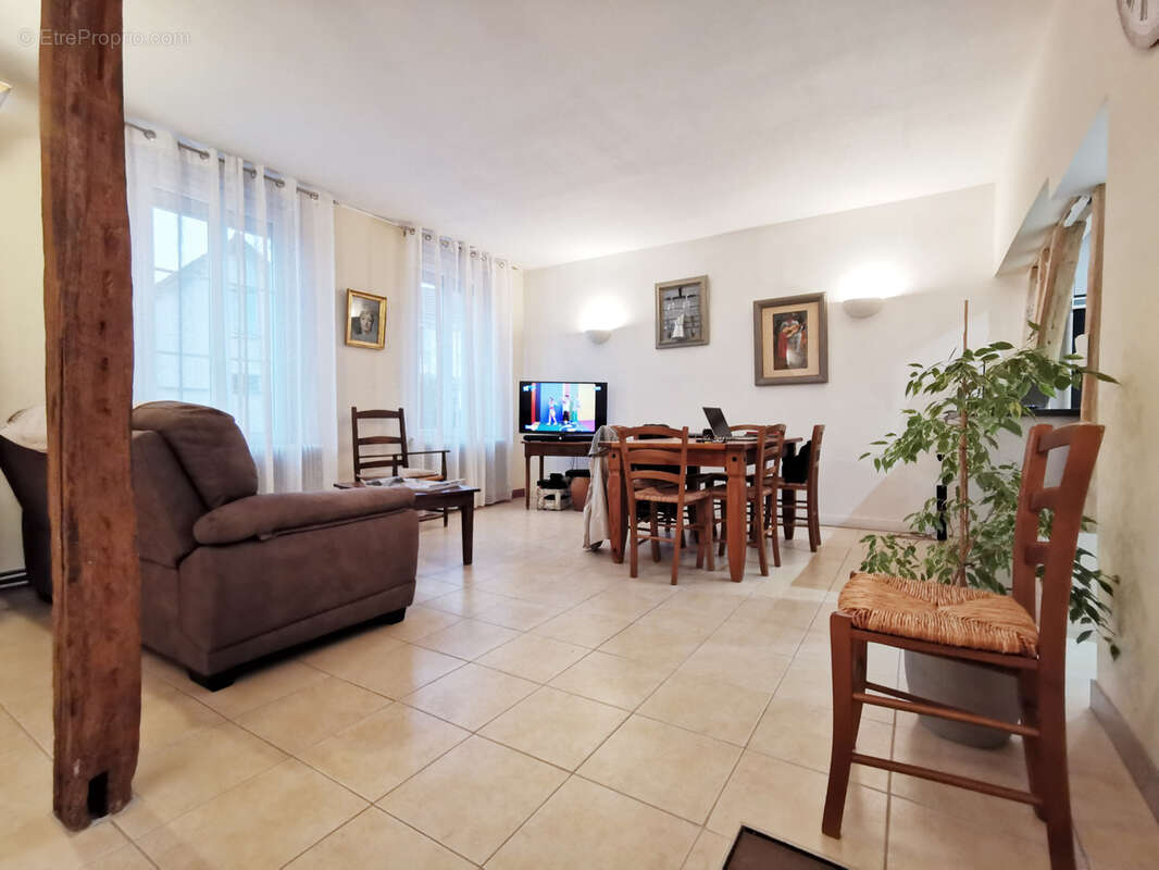 Maison à SAINT-ANDRE-LES-VERGERS