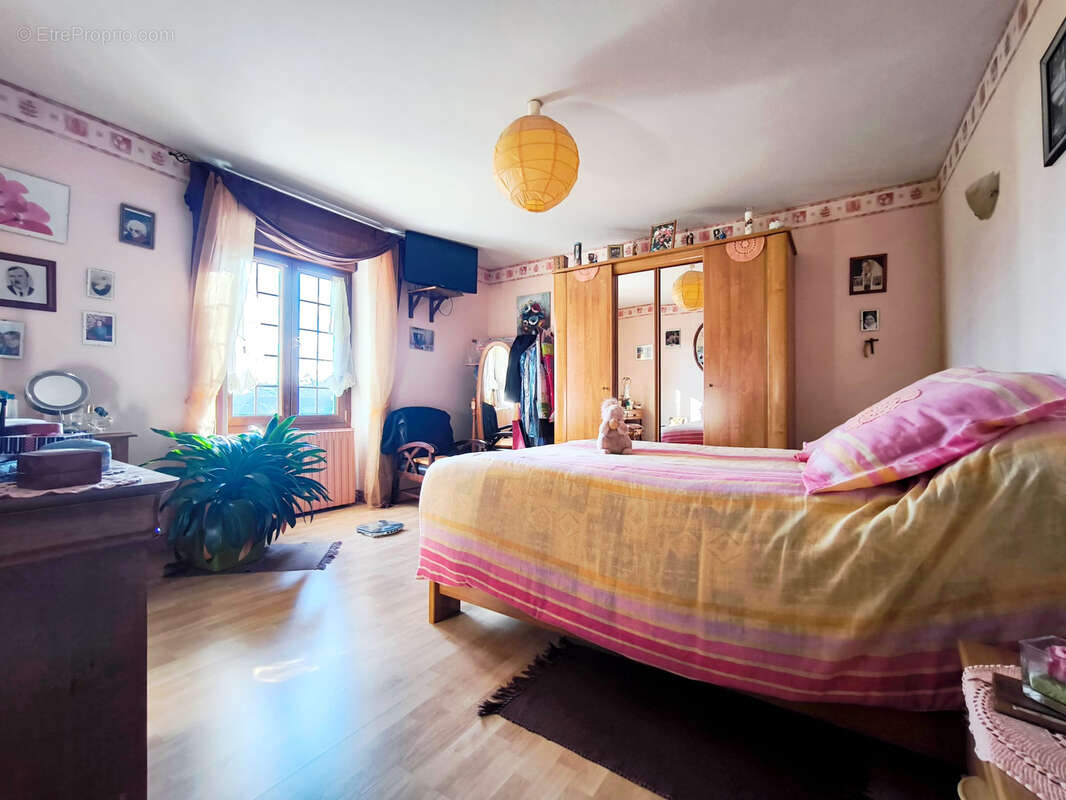 Maison à SAIRES-LA-VERRERIE