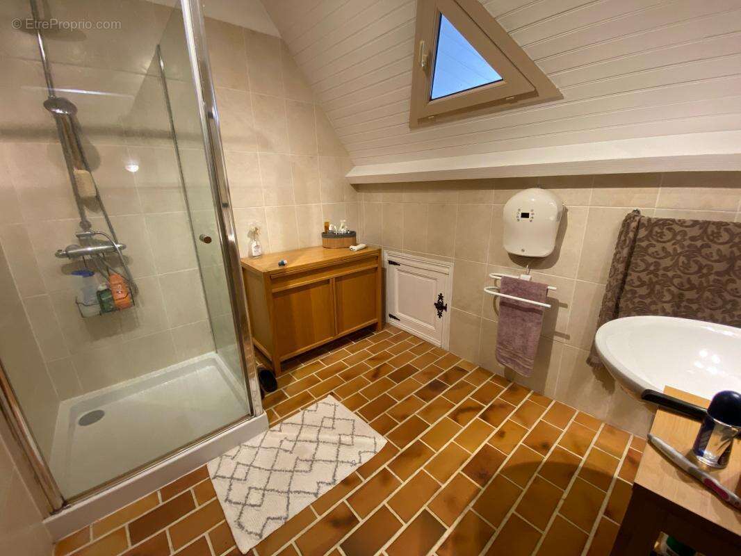 Maison à MAUZAC-ET-GRAND-CASTANG