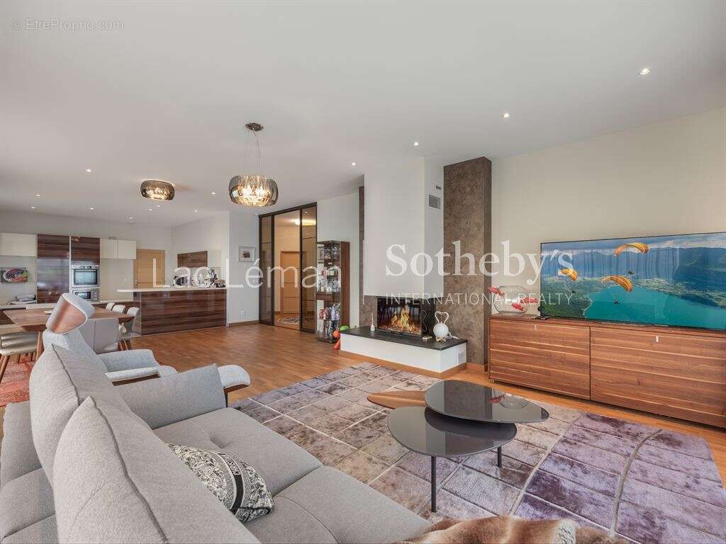 Maison à CHENS-SUR-LEMAN