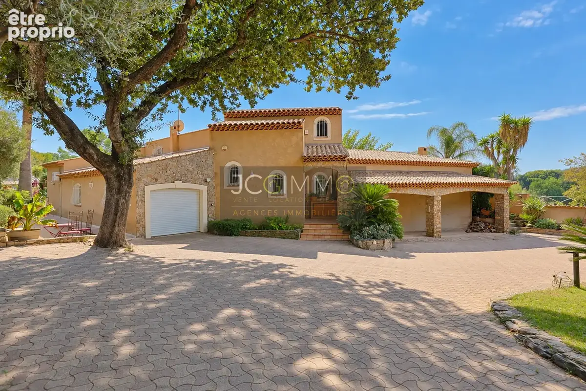CARQUEIRANNE (BEAU VÉZÉ) - Maison T6 171 m2 - Terrain 5 202 m2 - Double Garage 43 m2 - Pool House - Piscine - - photo 3