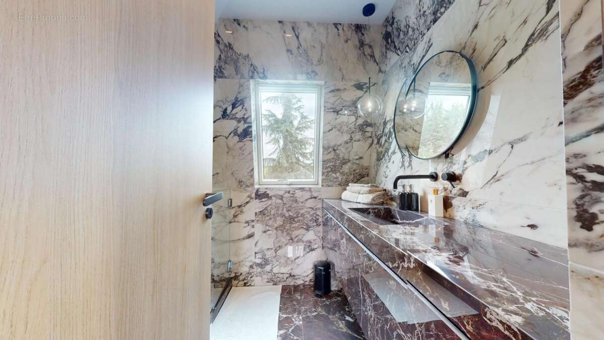 Maison à SAINT-MAUR-DES-FOSSES