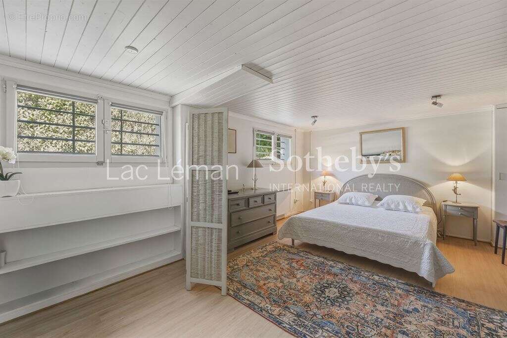 Maison à CHENS-SUR-LEMAN