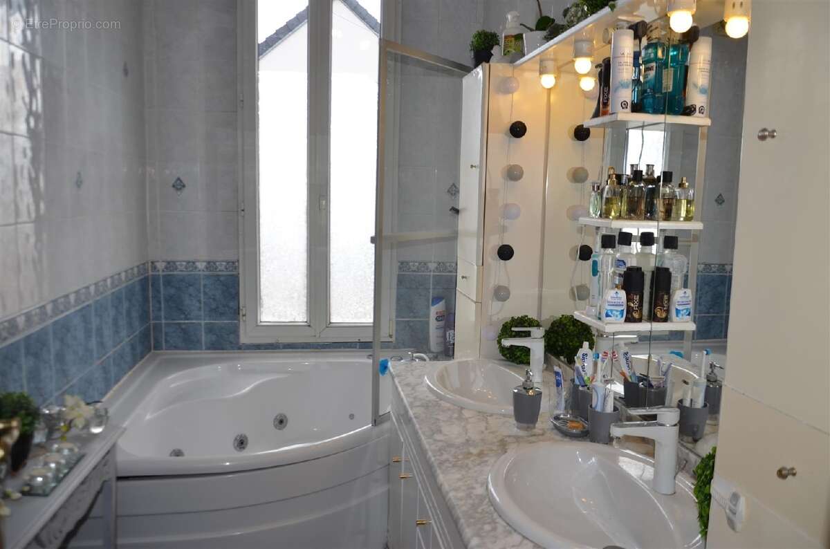 Autre à CHAMPIGNY-SUR-MARNE