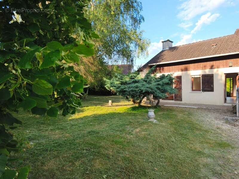 Maison à MONT-SOUS-VAUDREY