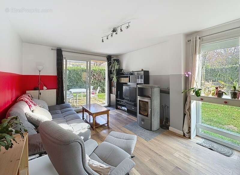 Maison à VILLE-LA-GRAND