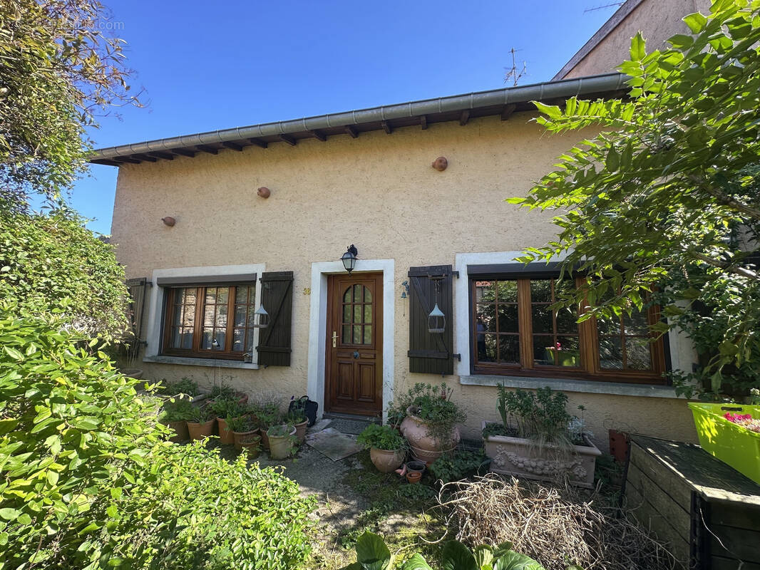 Maison à AVRAINVILLE