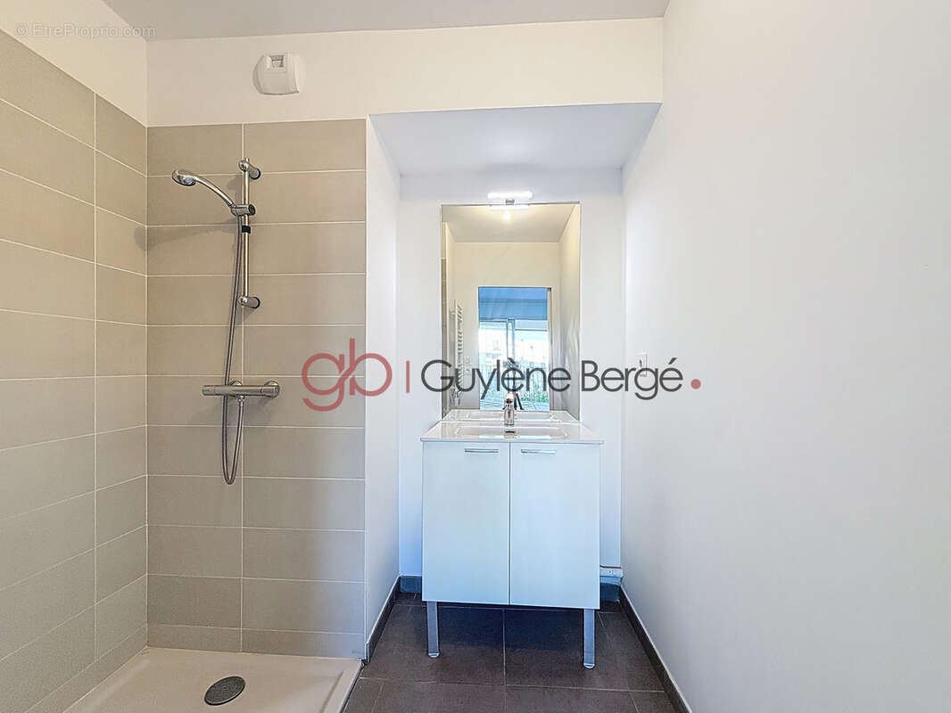 Appartement à MAUGUIO