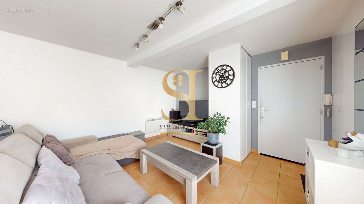 Appartement à LINAS