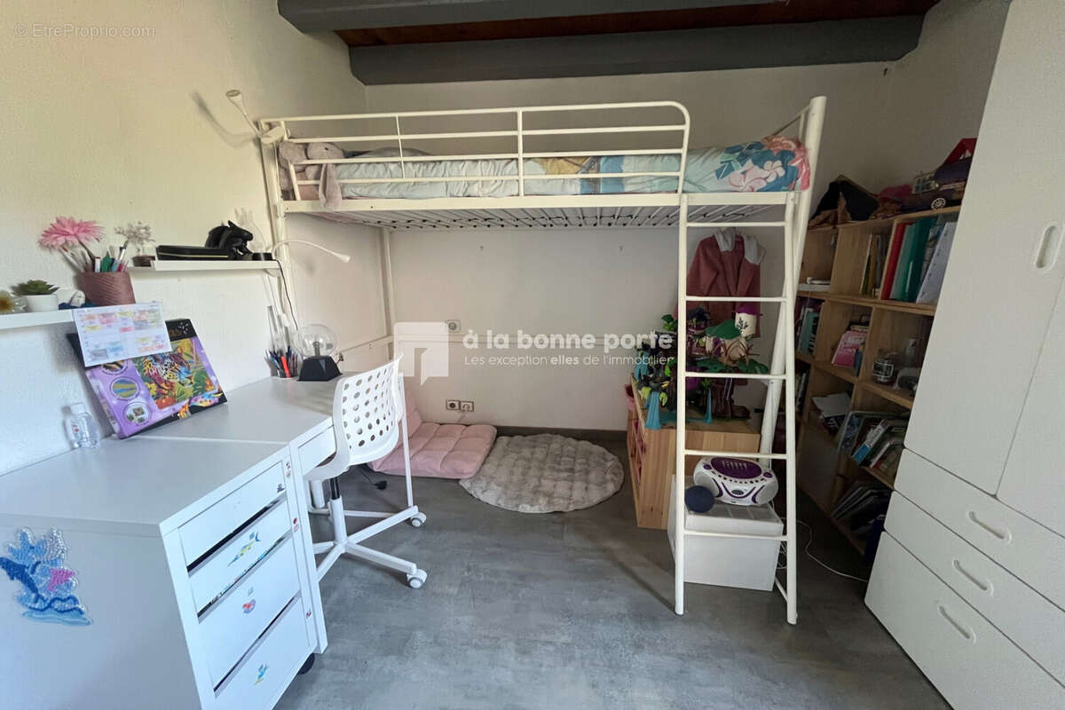 Appartement à SAINT-CYR-SUR-MER