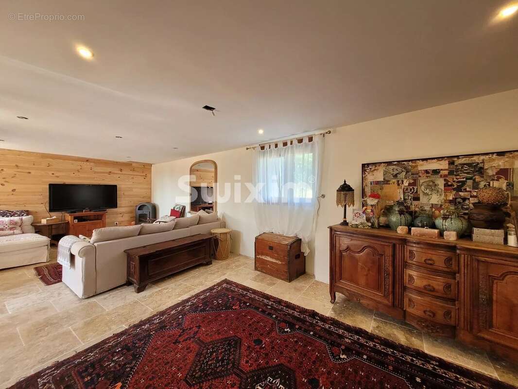 Maison à SAINT-AMOUR-BELLEVUE