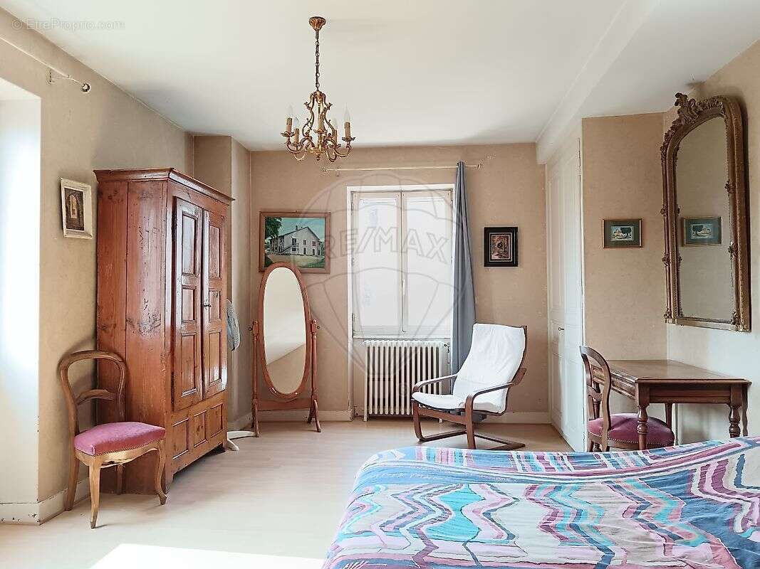 Maison à CHARENTAY