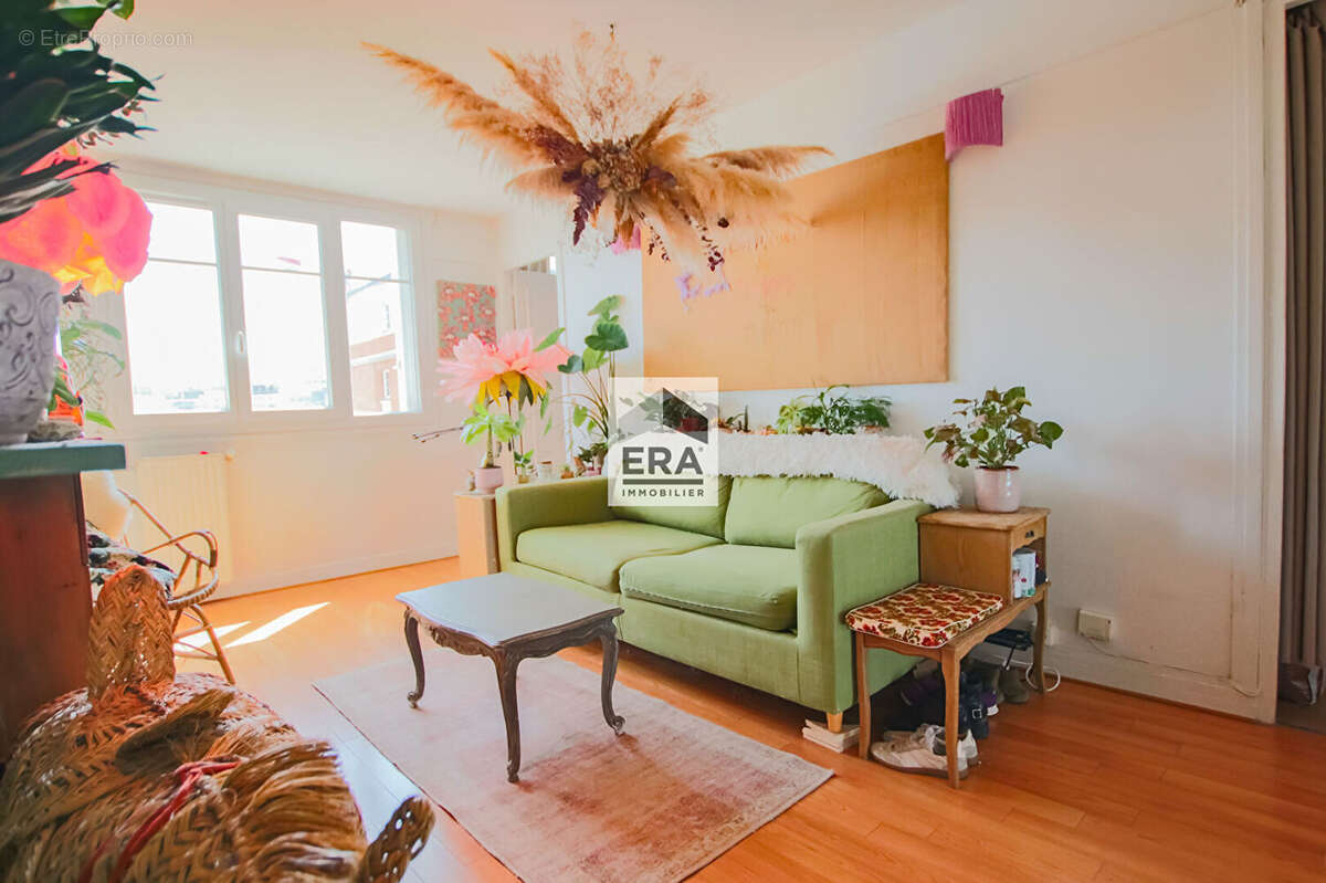 Appartement à PARIS-14E