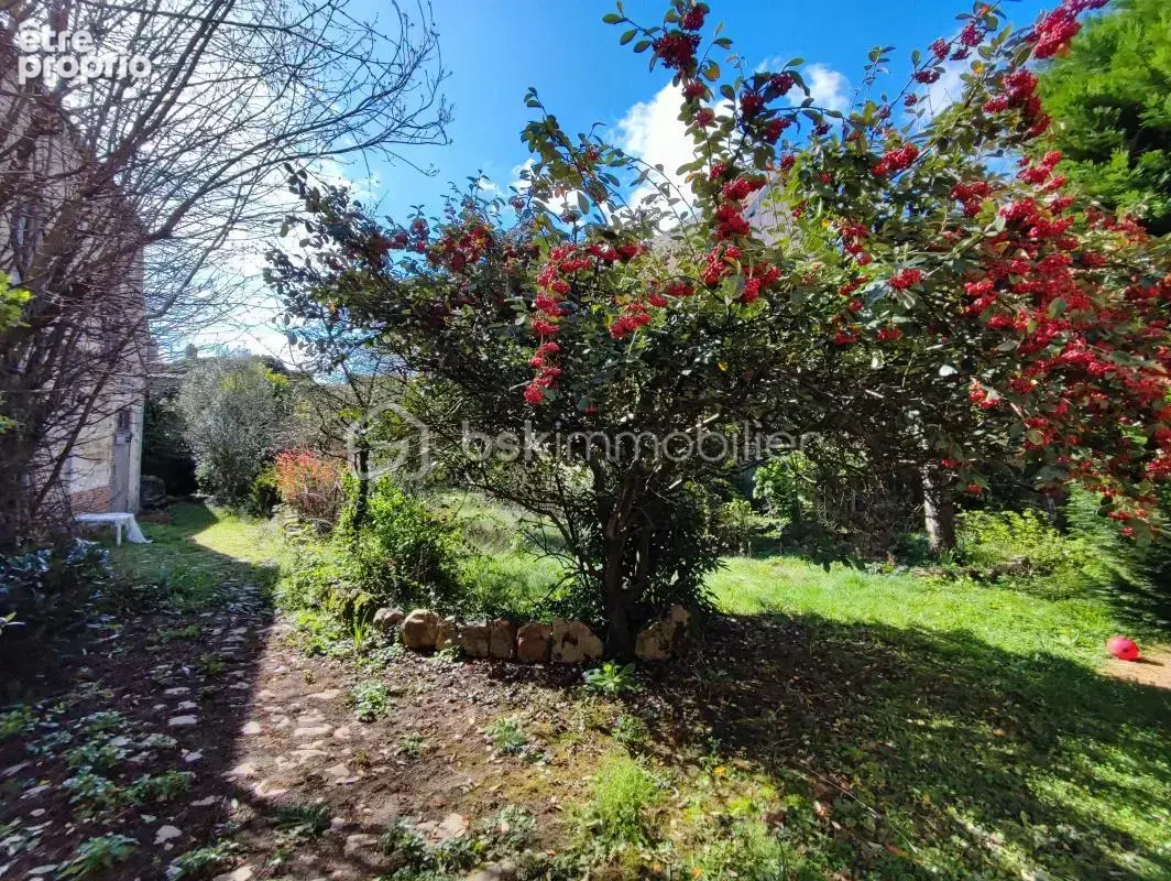 Ancien Corps de Ferme de 190 m² avec dépendances, cave et jardin clos - photo 7