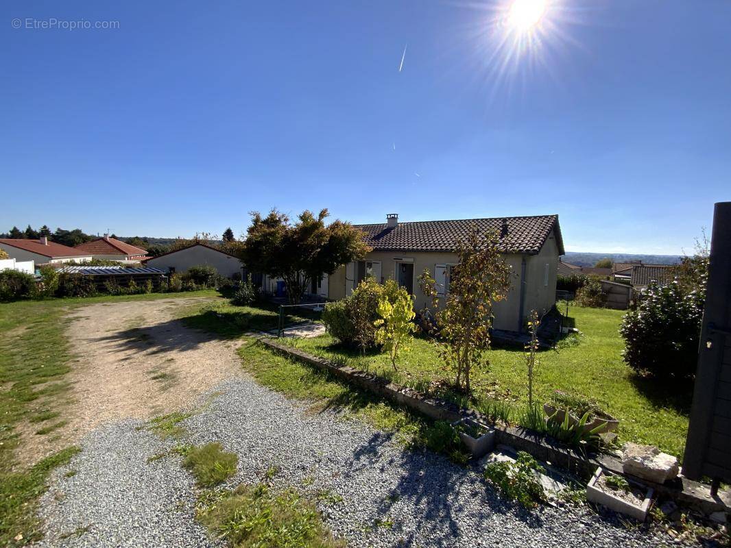 Maison à LE PALAIS-SUR-VIENNE