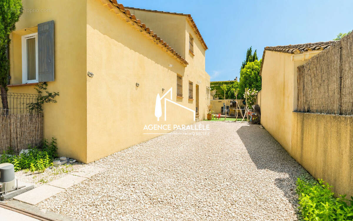 Appartement à L'ISLE-SUR-LA-SORGUE
