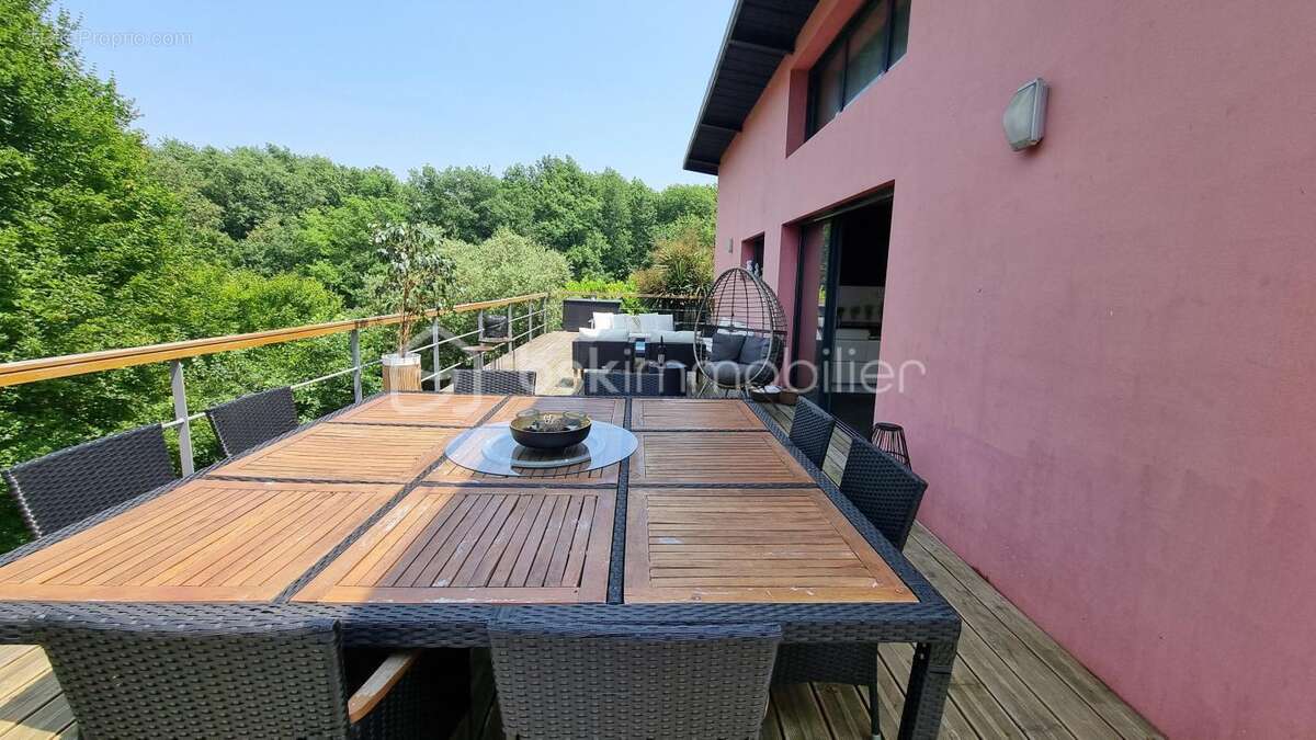 Maison à BUSSAC-SUR-CHARENTE