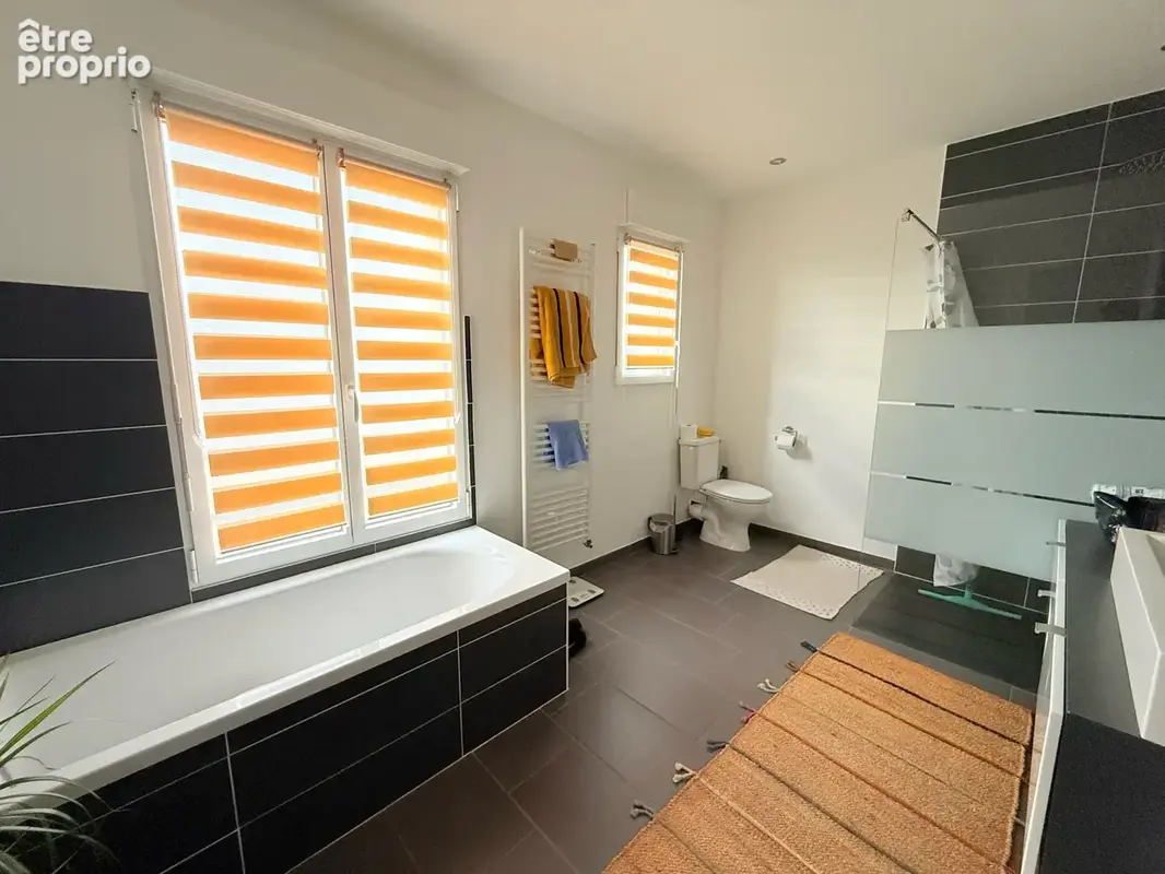 Roussy le village ( roussy le bourg ) - maison de 105 m2 sur 3.96 ares - photo 7