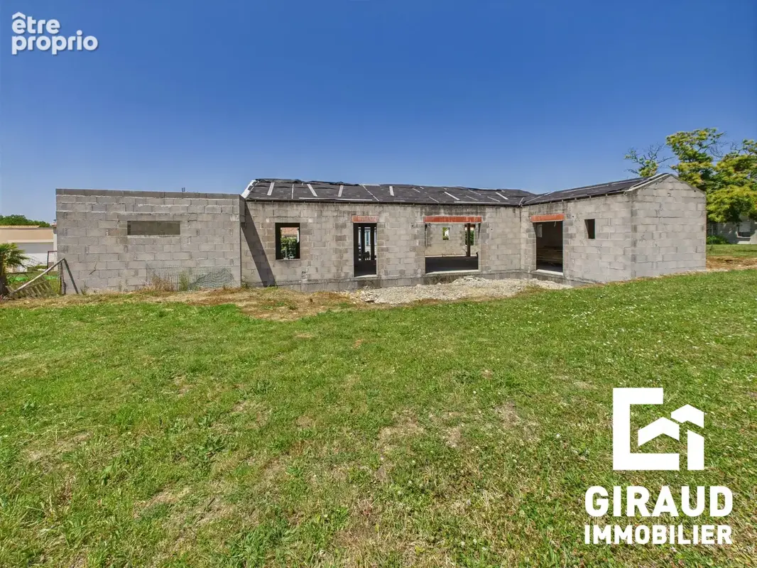 Maison 5 pièces 135 m² à vendre à Fontenay-Le-Comte (85200) - photo 2