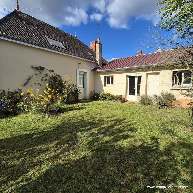 Maison à SAVIGNE-L&#039;EVEQUE