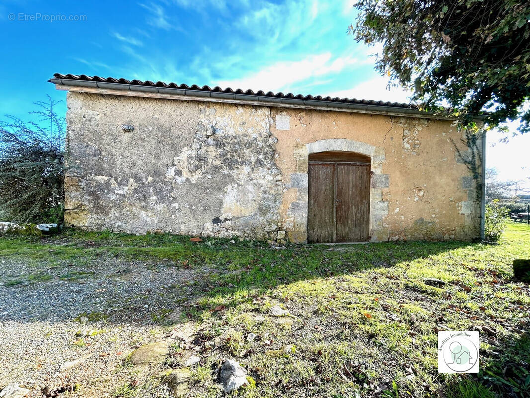 Maison à MOMBRIER