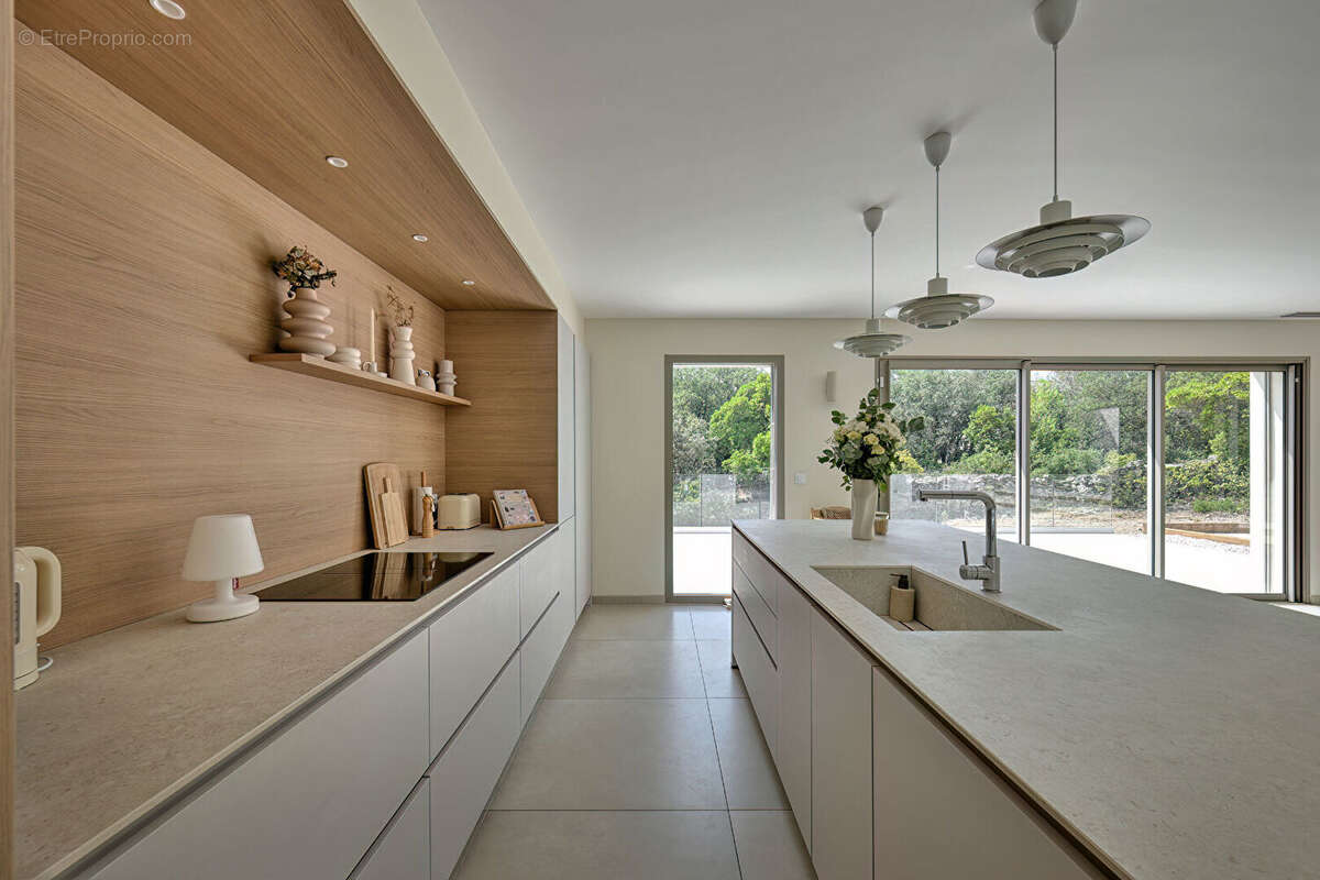 Villa Contemporaine Nimes-186 m2 + garage -Terrain 4445 m2 - photo 8