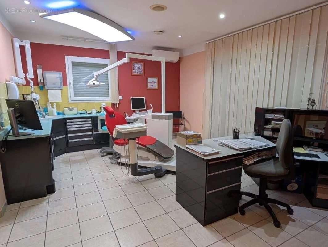 Appartement à BAGNOLS-SUR-CEZE