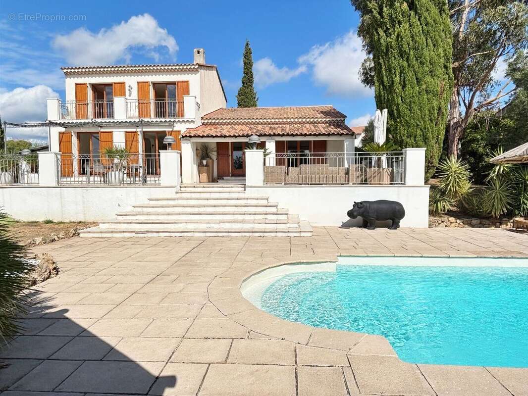 Maison à FREJUS