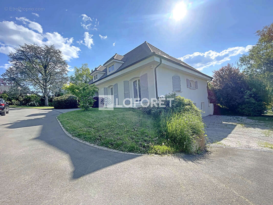 Maison à LA FOUILLOUSE