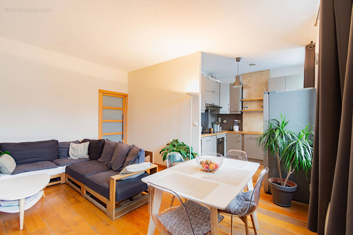 Appartement à MARSEILLE-6E