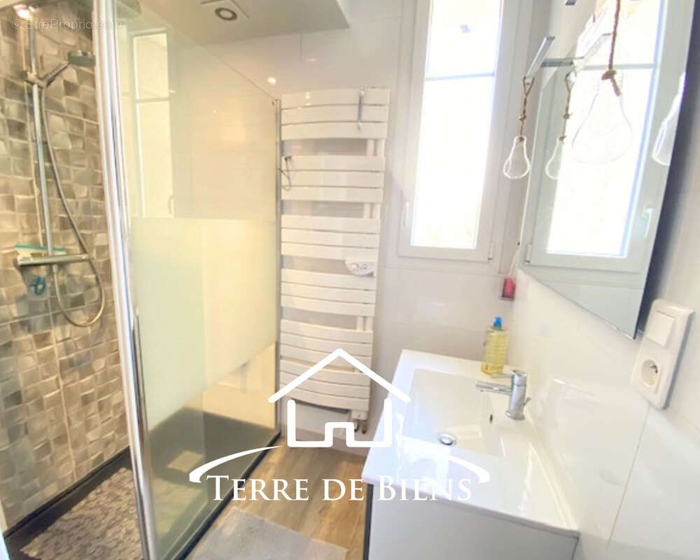 Propriété de caractère de 250 m2 habitables sur plus de 1,25 hectare   6 Chambres, 5 BOXES, À 10 minutes de Vi - photo 16